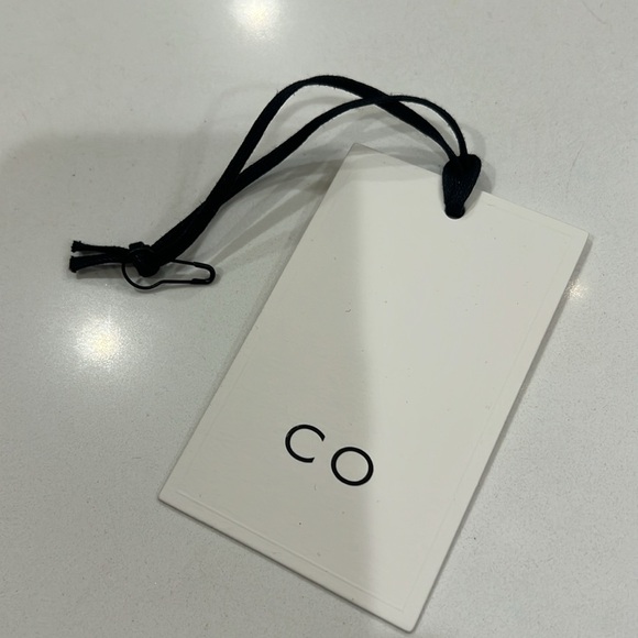 Co Featherweight Waffle Stitch Cashmere Sweater - Picture 4 of 9